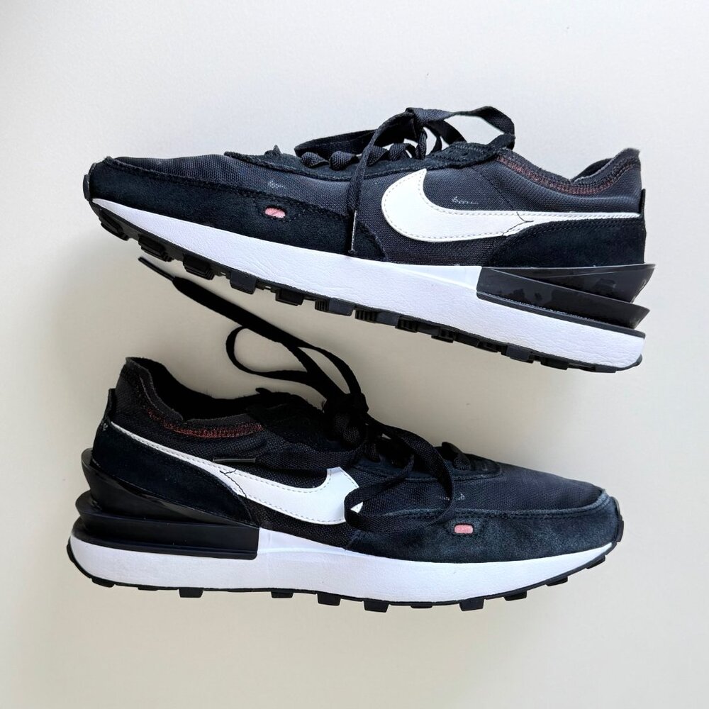 Used NIKE Waffle One Black /White sneakers Women’s SZ 9